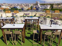 Mesas no rooftop do Círculo de Bellas Artes