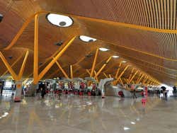 Interior do Terminal 4 do Aeroporto de Barajas