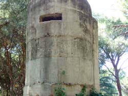 Antigo bunker do Parque del Oeste