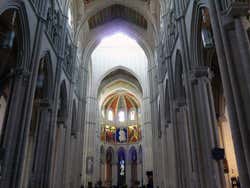 Interior da Catedral da Almudena de Madrid