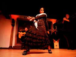 Artistas do espetáculo de flamenco no Corral de la Morería,