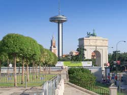 Vista do Farol de Moncloa e do arco de la Victoria