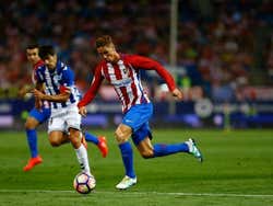 Jogadores de futebol durante a partida