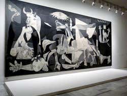 O quadro Guernica exposto no Museu Reina Sofía