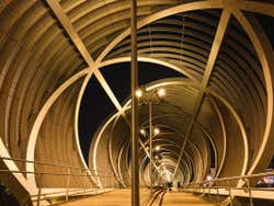 Puente monumental de Arganzuela iluminada à noite